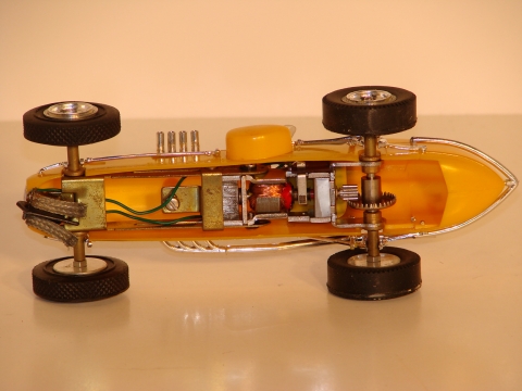 BOTTOM OF THE 1/24TH SCALE DIRT TRACK RACER