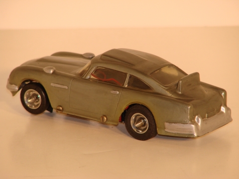 1/32ND SCALE VACUUM BODY JAMES BOND ASTON MARTIN