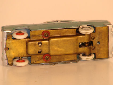 UNDERSIDE OF SIMCA ARIANE 1957,1ST TYPE WIRE CONTACTS.WORM GEAR,DIECAST BODY BY QUIRALU