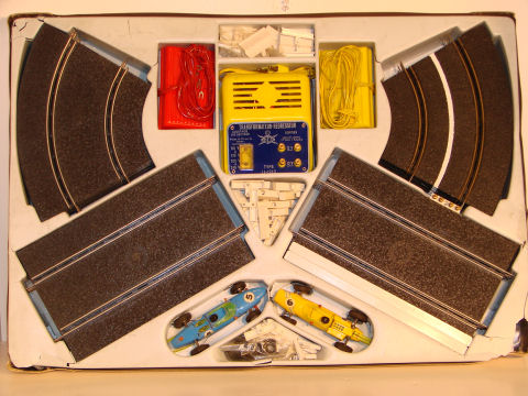 SET 1964 WITH 2 1/43 LOTUS 16S