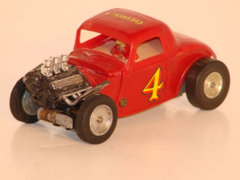 1/32 HOT ROD BUILT BY ROBERT BAXTERFROM THE MIDWEST MODEL AUTO RACING CLUB OF CHICAGO AROUND 1959.IT HAS A MRRC RAIL CHASSIS. RARE