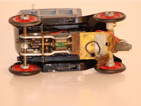 BOTTOM OF THE 1/32ND SCALE EARLY 1960S RAIL CAR.1910 STUDEBAKER ELECTRIC.