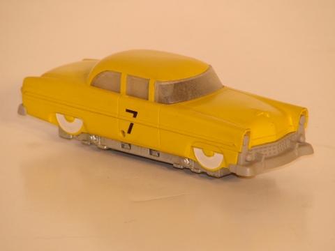 1/43 PACKHARD RUNS ON HO TRAIN TRACKS