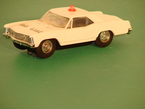 1/32 BUICK RIVERA GOVERNMENT CAR