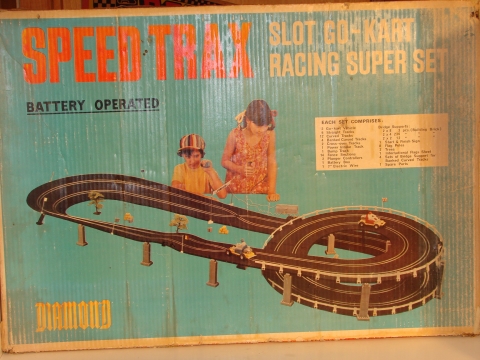 BOX TOP OF THE GO KART SET.