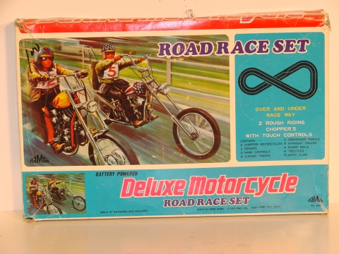 BOX TOP OF THE 1/24 TRIKE SET.