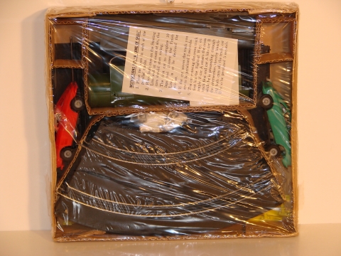 INSIDE THE 1/43 SET.