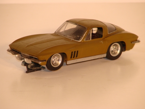1/32ND SCALE CORVETTE STING RAY/ RELEASED IN 1965