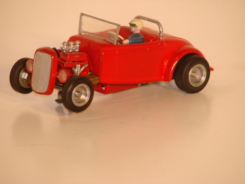 1/32ND SCALE FORD 1932 DEUCE ROADSTER HOT ROD