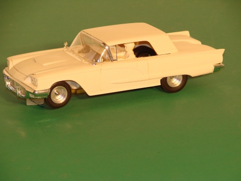 1/24TH SCALE FORD T BIRD 1958