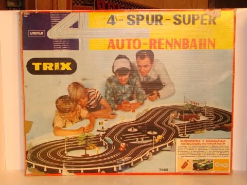 BOX TOP OF THE 1/43RD SCALE 4 LANE SET.