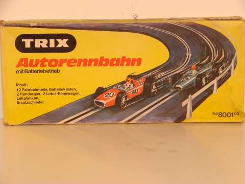 BOX TOP OF THE 1/43RD SCALE 2 LANE SET.