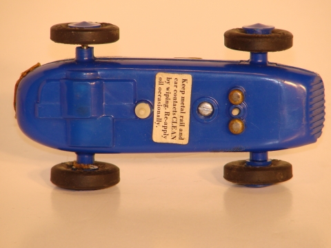 BOTTOM OF A 1/32 CAR
