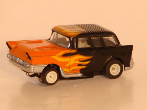 HO SCALE CHEVY WAGON.