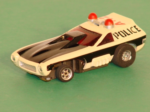 HO SCALE POLICE VEGA VAN GASSER