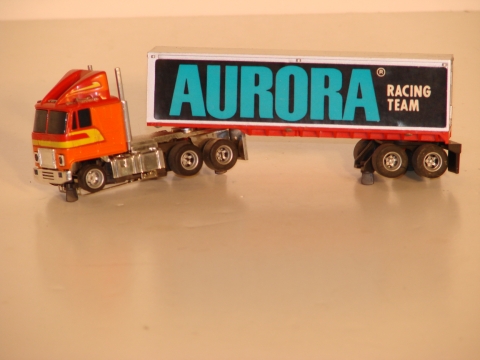 HO SCALE TRUCK & TRAILER