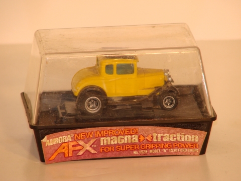 HO SCALE 1930 MODEL A COUPE