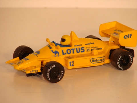 1/32 LOTUS 99T