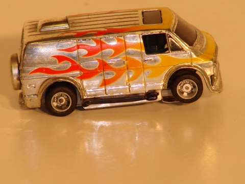 HO CHROME VAN