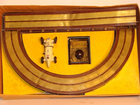 THE INSIDES OF THE SET MADE  AROUND 1947.VERY RARE