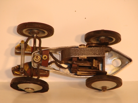 TOP VIEW OF THE DC MOTOR & CHASSIS