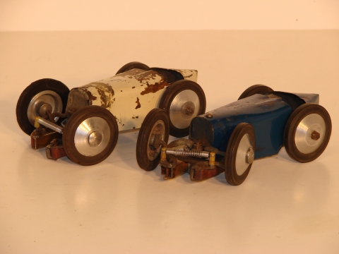 1/32 BUGATTI RAILCARS MADE IN 1932.THESE WERE USED IN THE 1ST COMMERCIAL TRACK IN THE WORLD